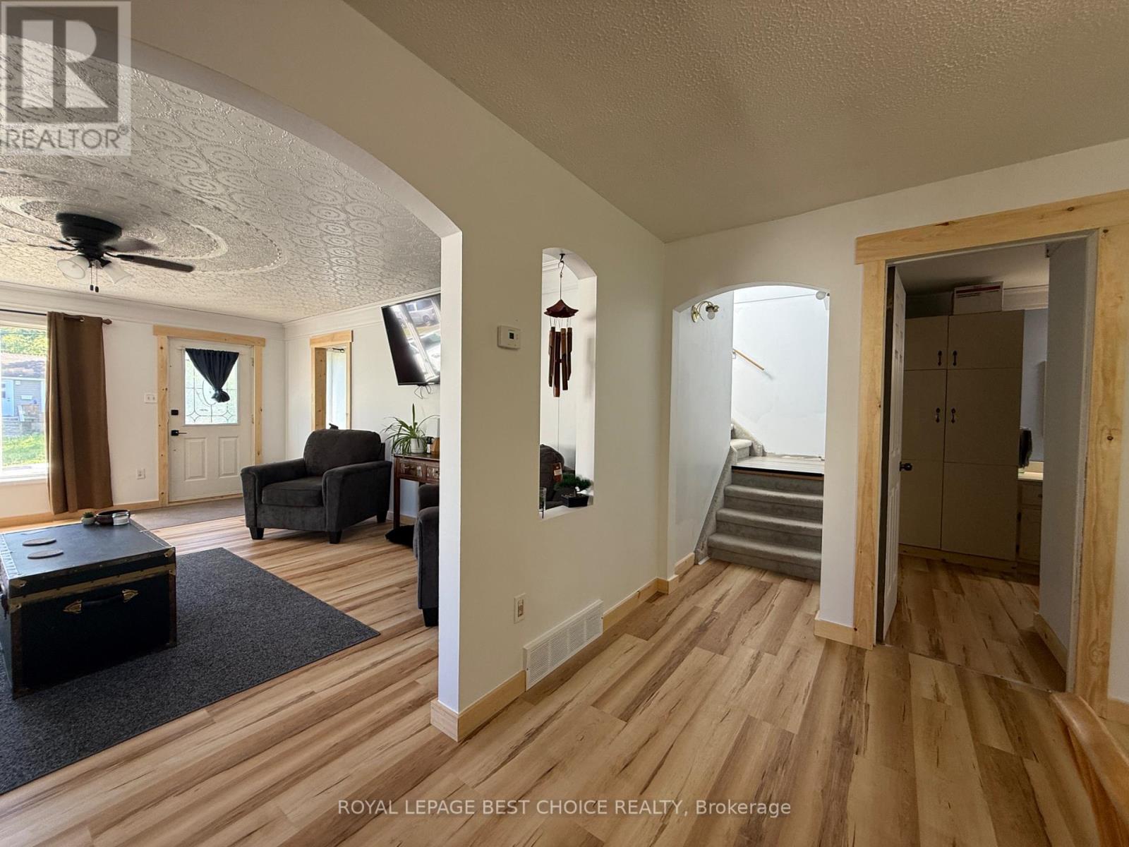 433 ALBERT STREET - 18