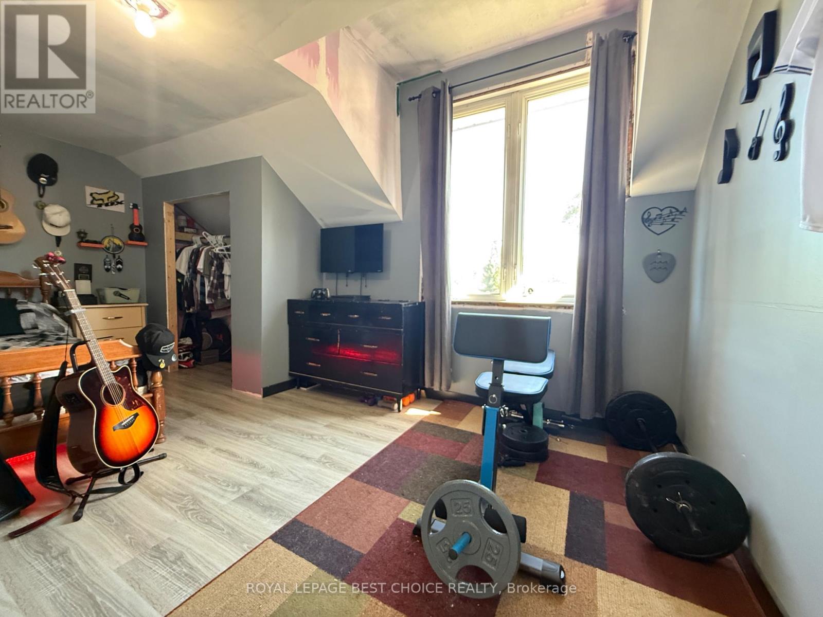 433 ALBERT STREET - 22