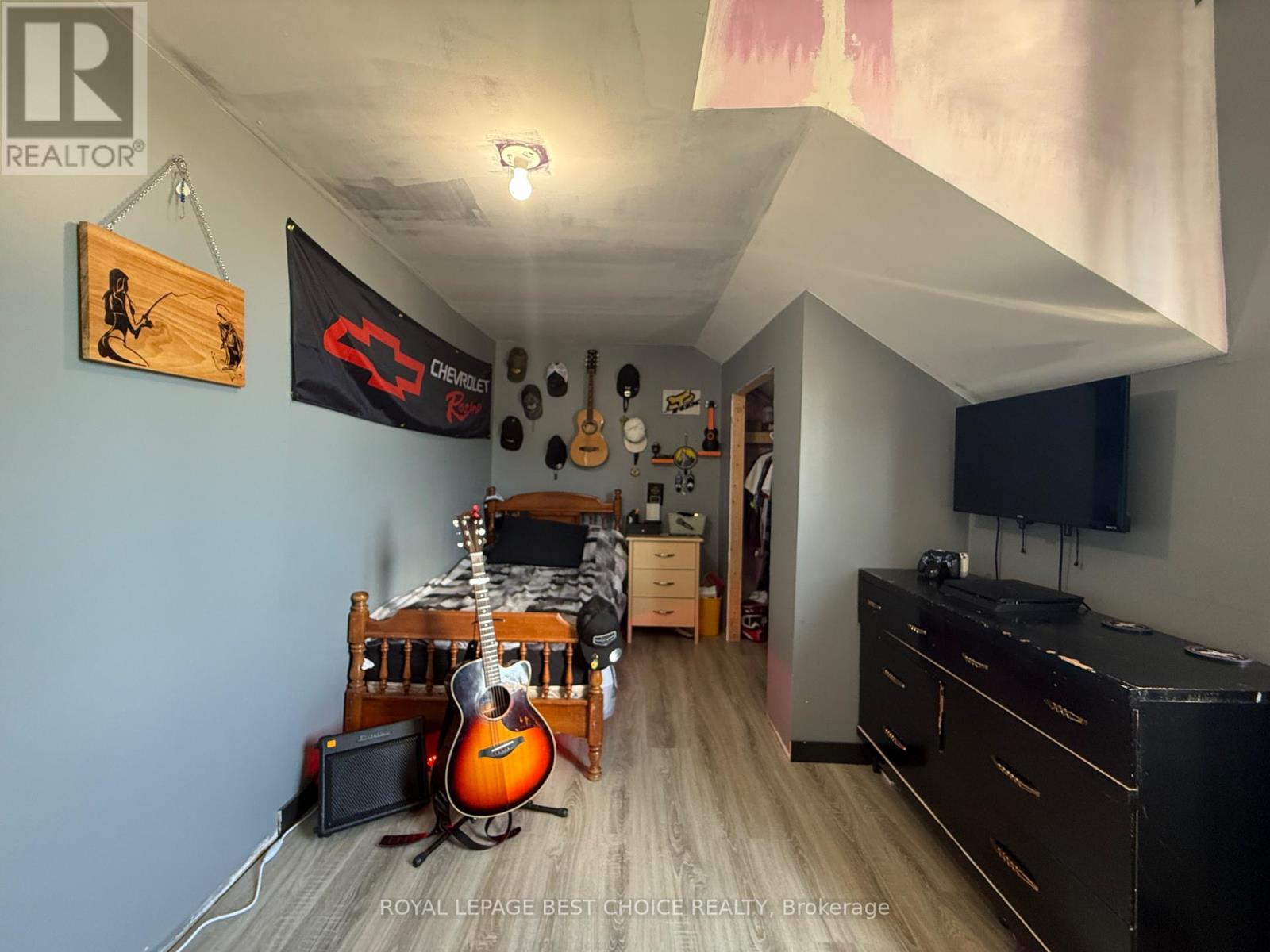 433 ALBERT STREET - 23