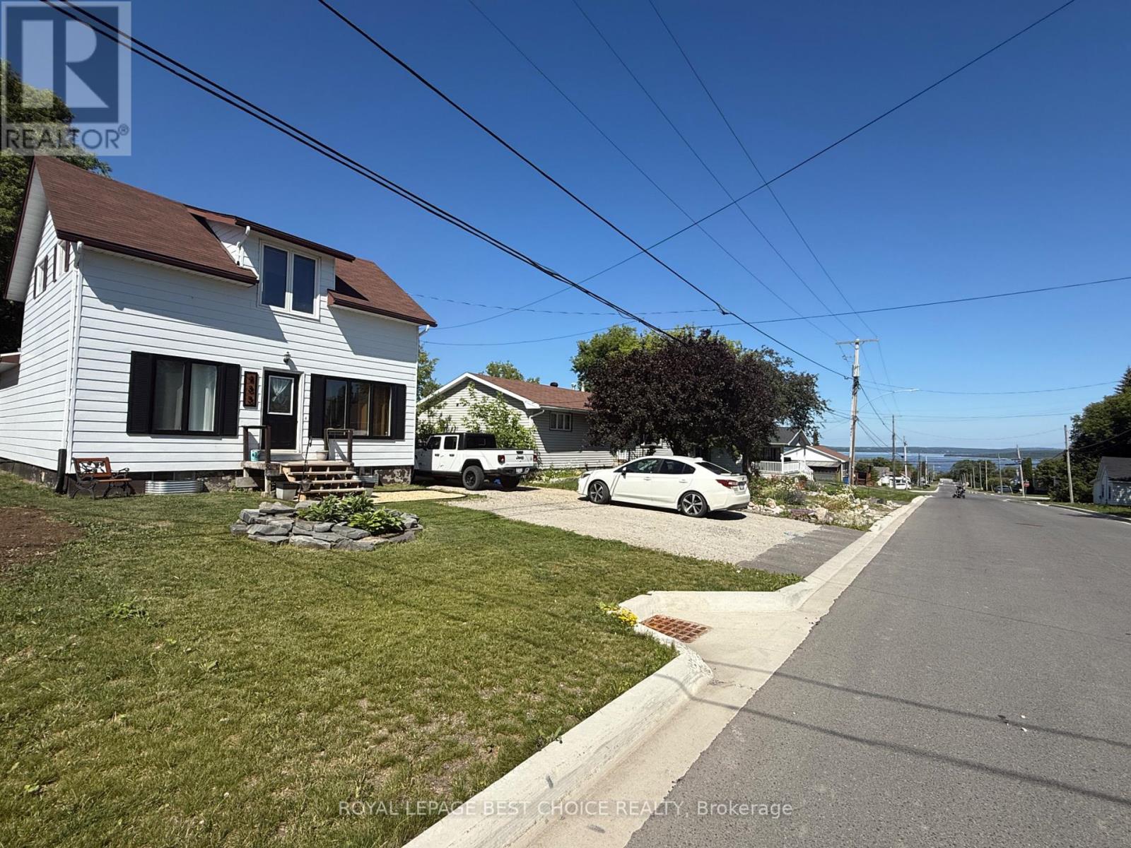 433 ALBERT STREET - 3