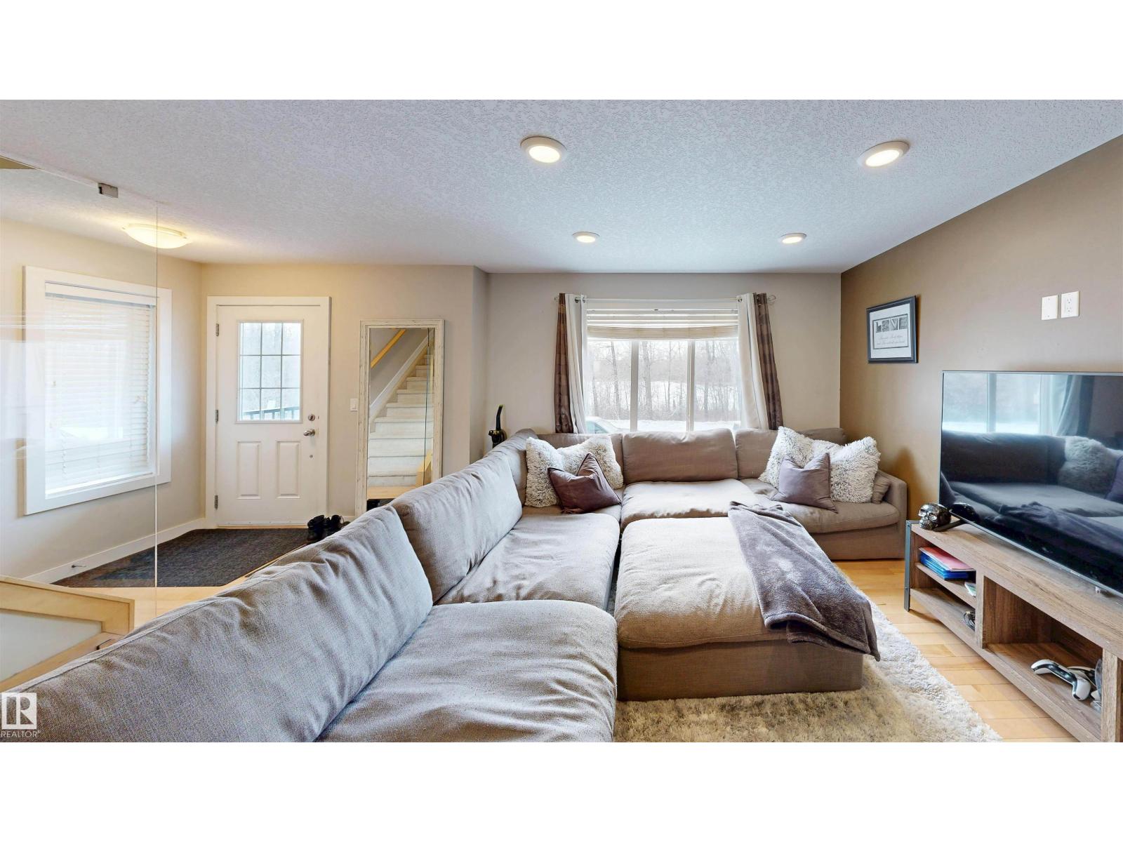 #8 9535 217 ST NW - 4