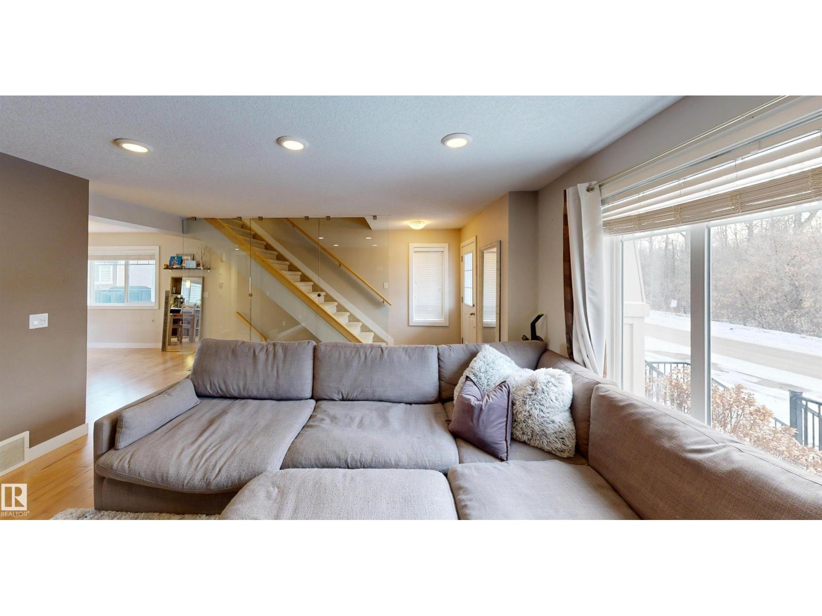 #8 9535 217 ST NW - 5