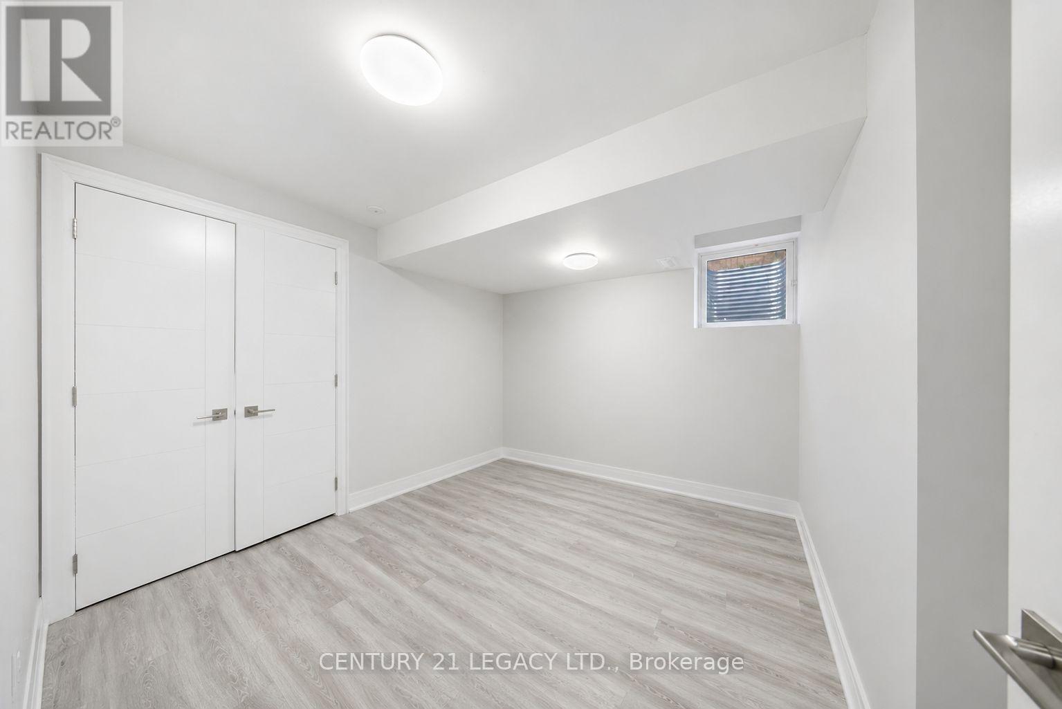 1296 TALL PINE AVENUE - 23