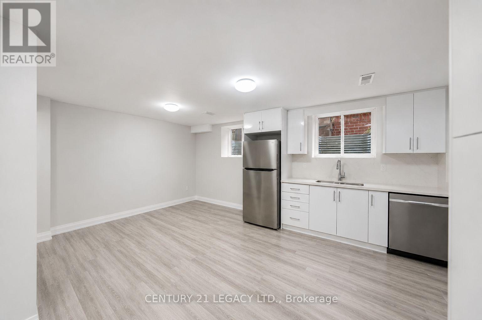 1296 TALL PINE AVENUE - 24