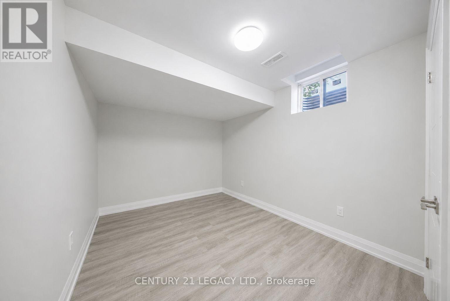 1296 TALL PINE AVENUE - 26