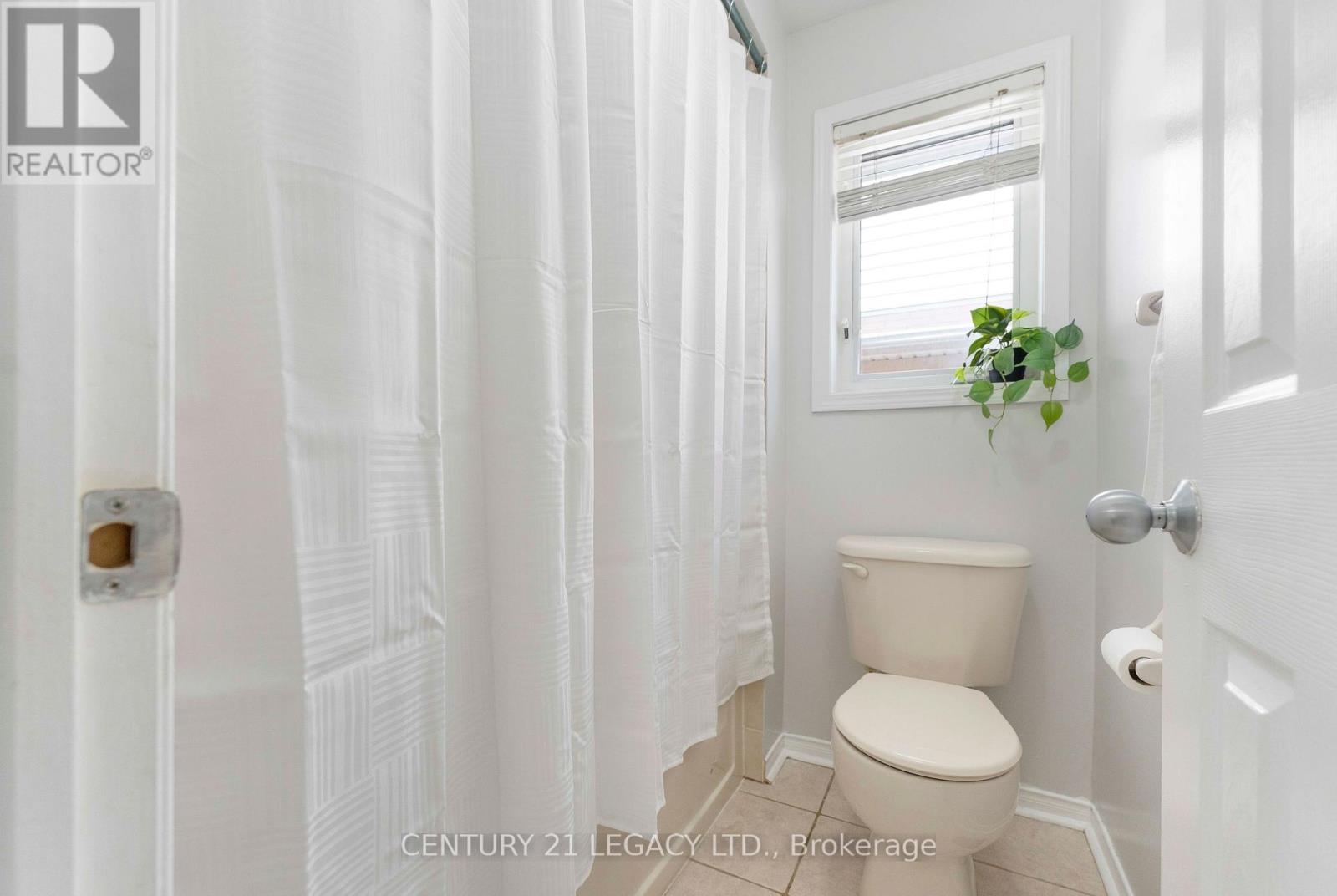 1296 TALL PINE AVENUE - 38