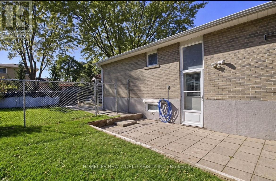 756 ELGIN STREET - 5