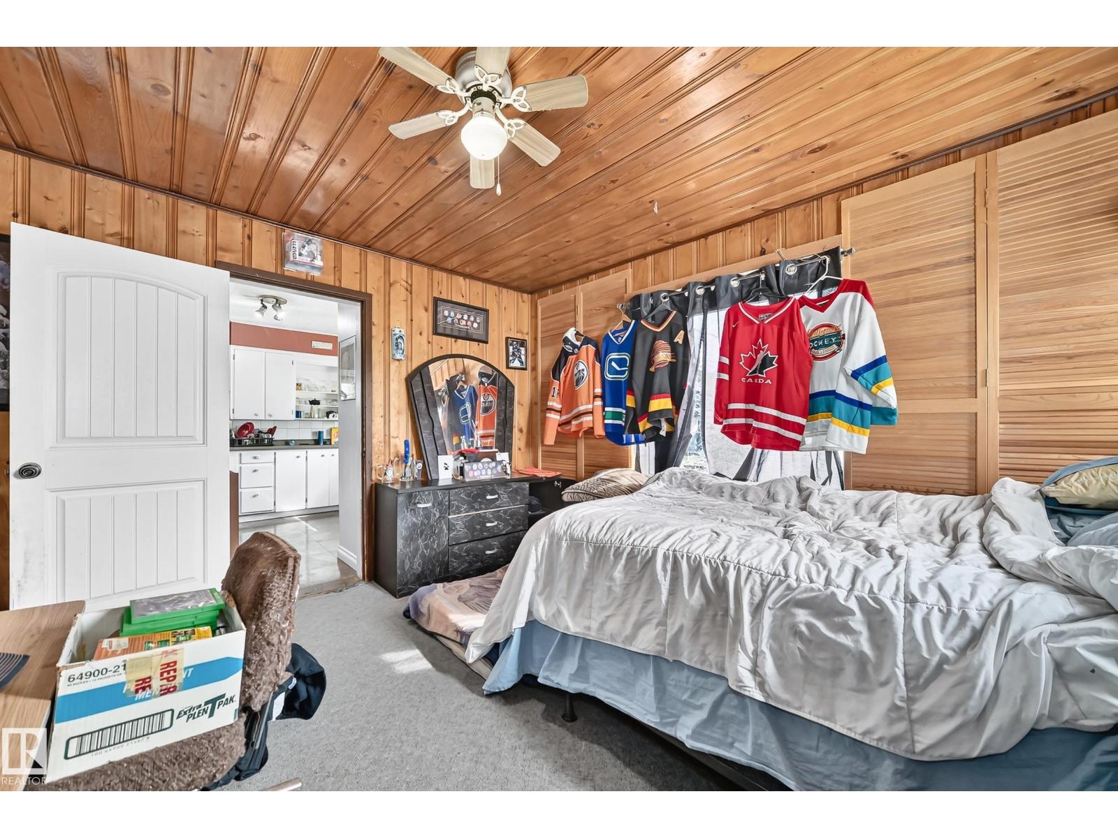 11939 89 ST NW - 18