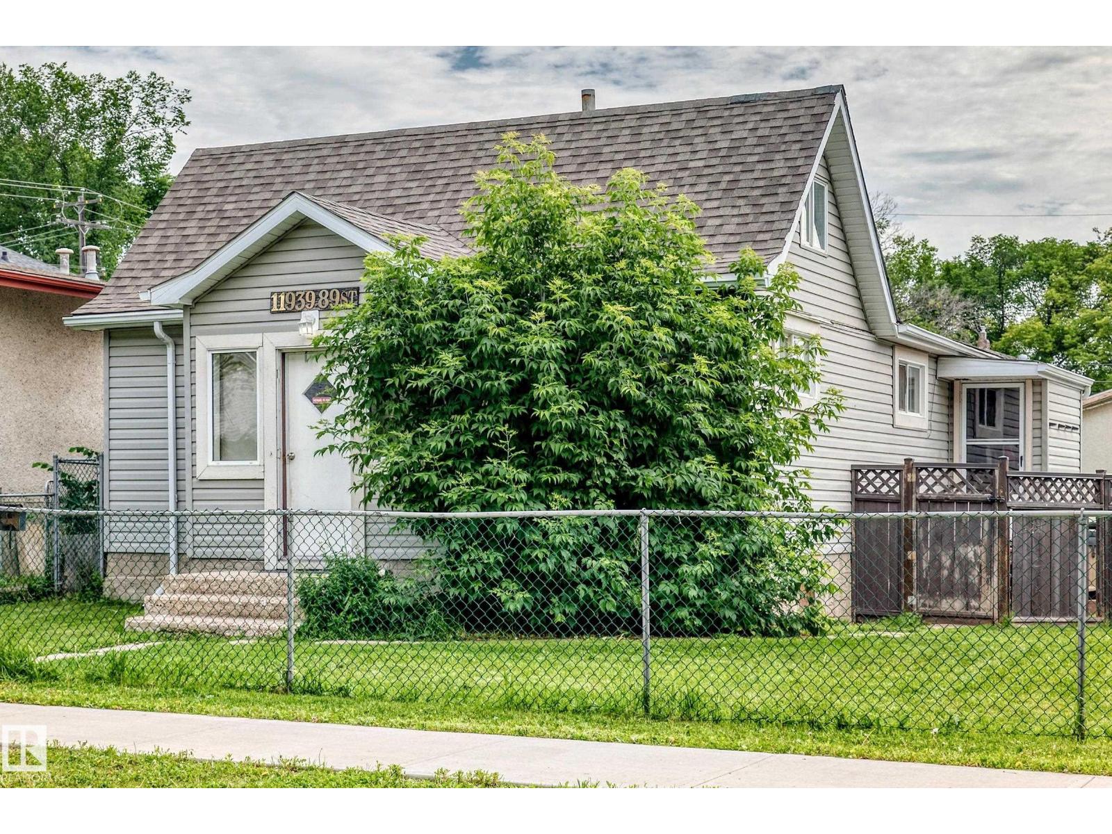 11939 89 ST NW - 2