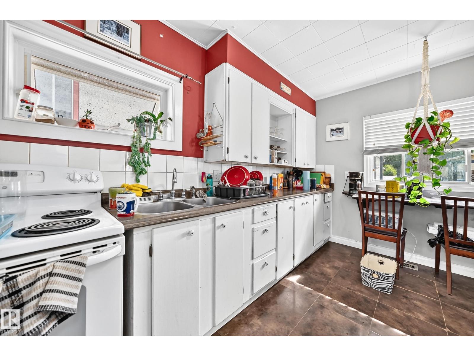 11939 89 ST NW - 13