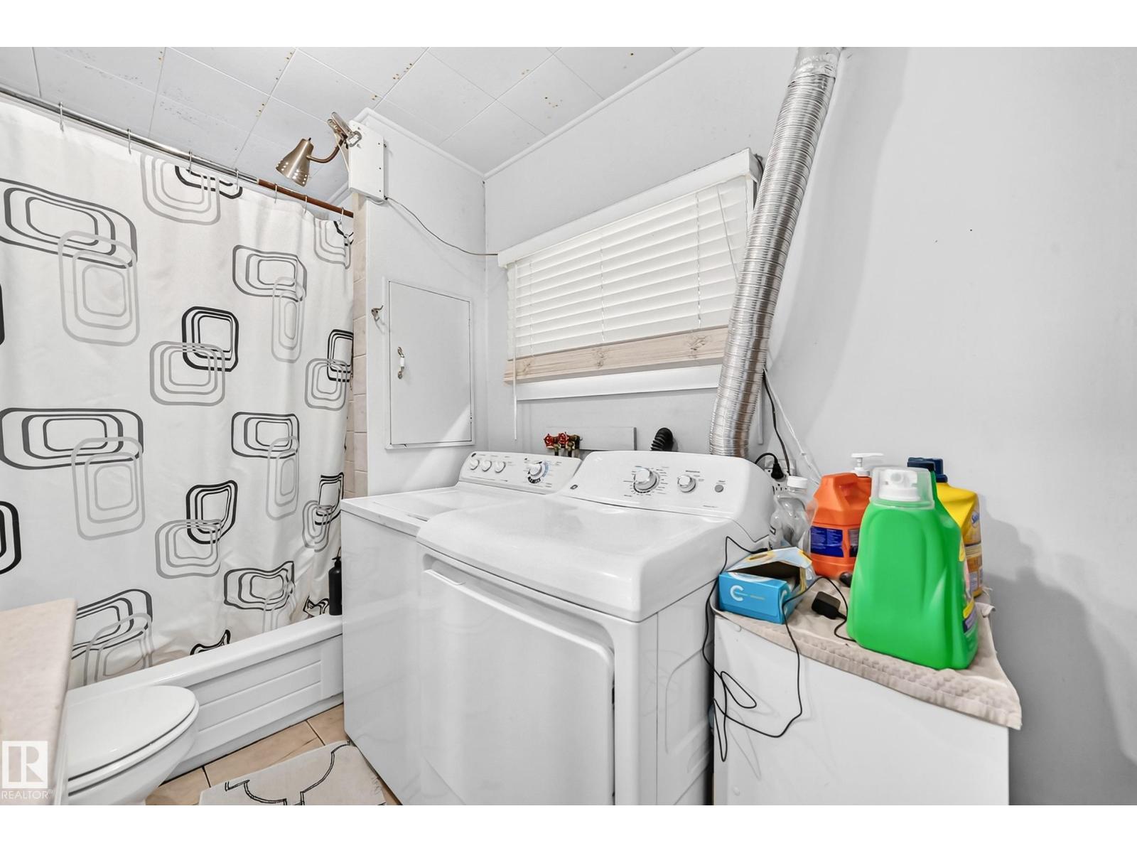 11939 89 ST NW - 23