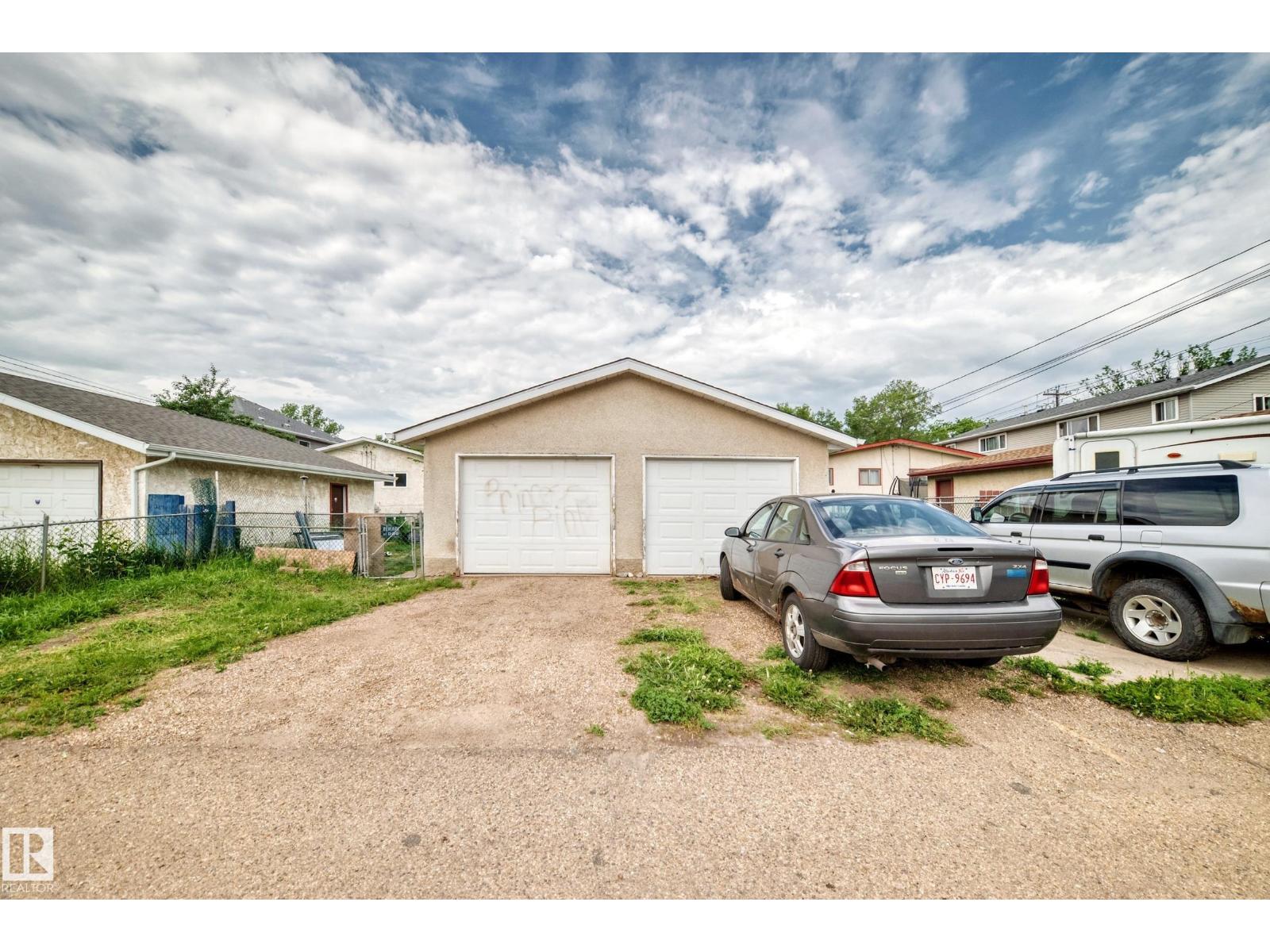 11939 89 ST NW - 30