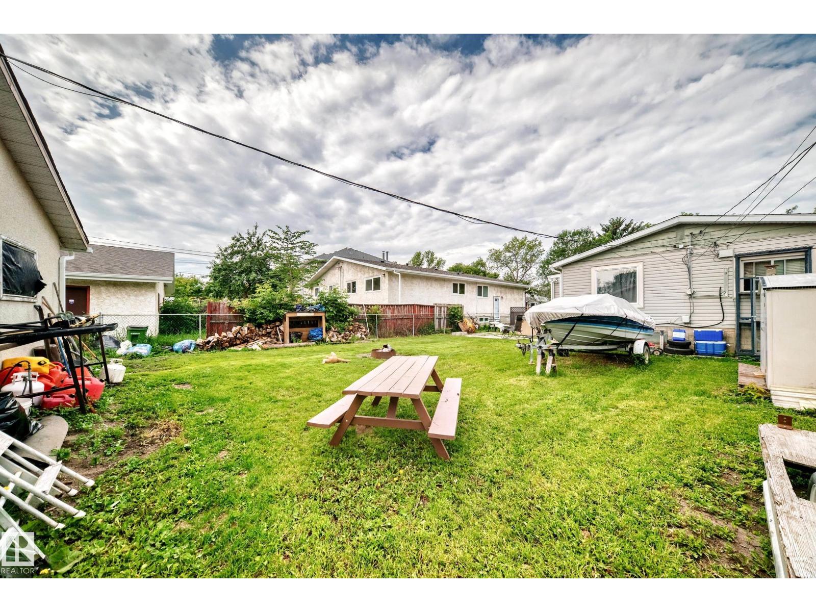 11939 89 ST NW - 36