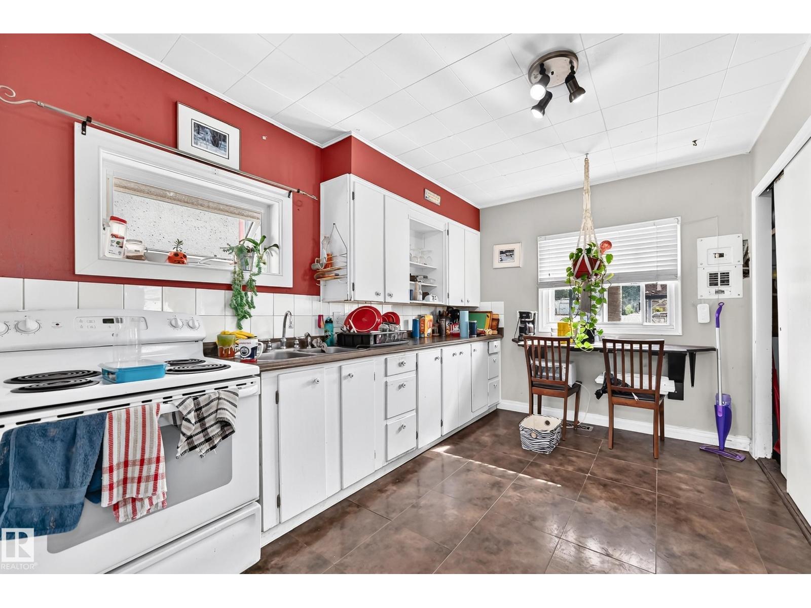 11939 89 ST NW - Image 12