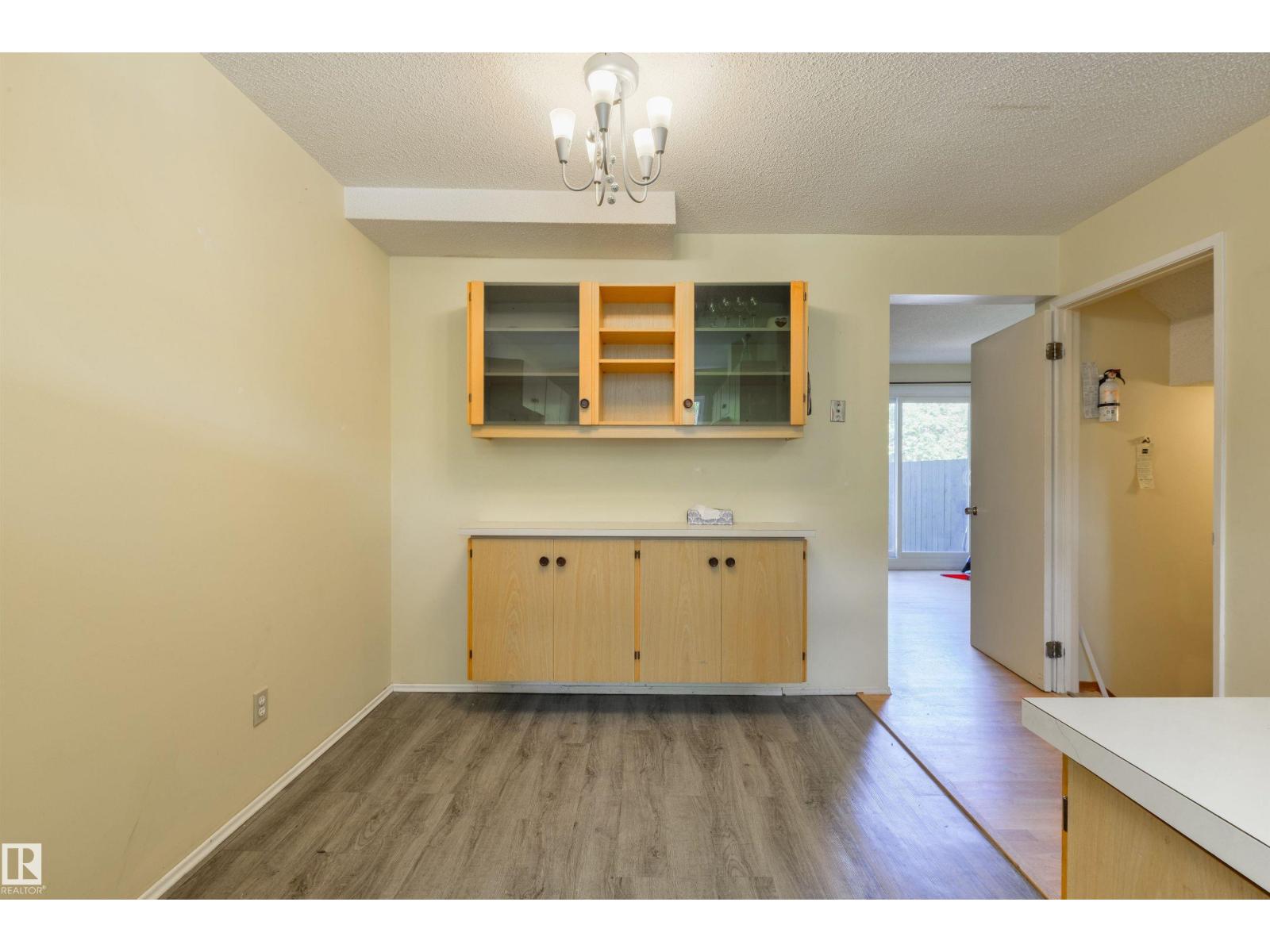 12062 25 AV NW - 10
