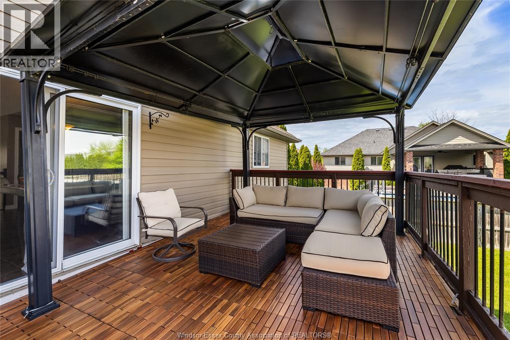 242 DONALD CRESCENT - 15