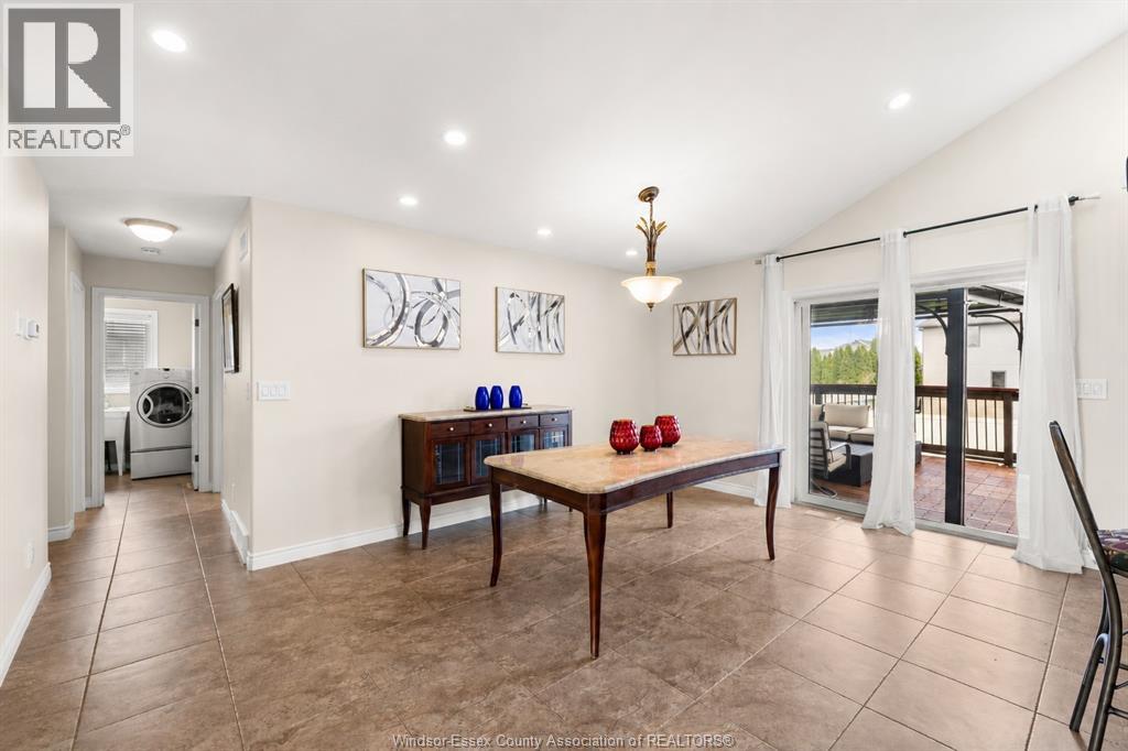242 DONALD CRESCENT - 14