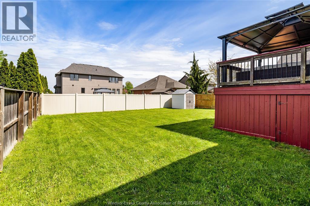 242 DONALD CRESCENT - 35
