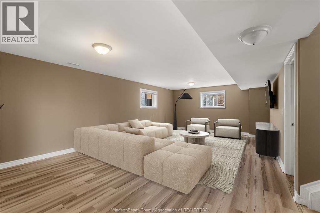 242 DONALD CRESCENT - 29