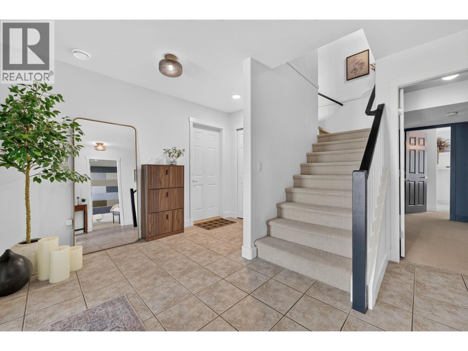 10425 Sherman Drive, Lake Country