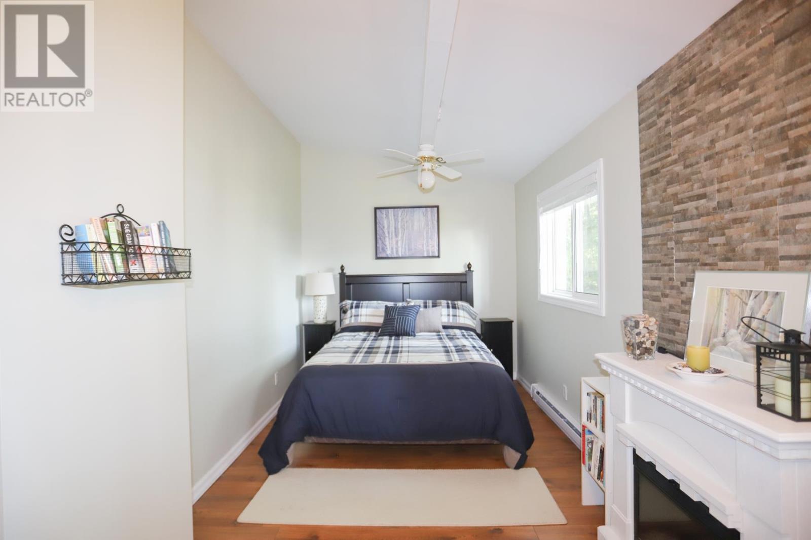 647B Lakeshore DR - 16