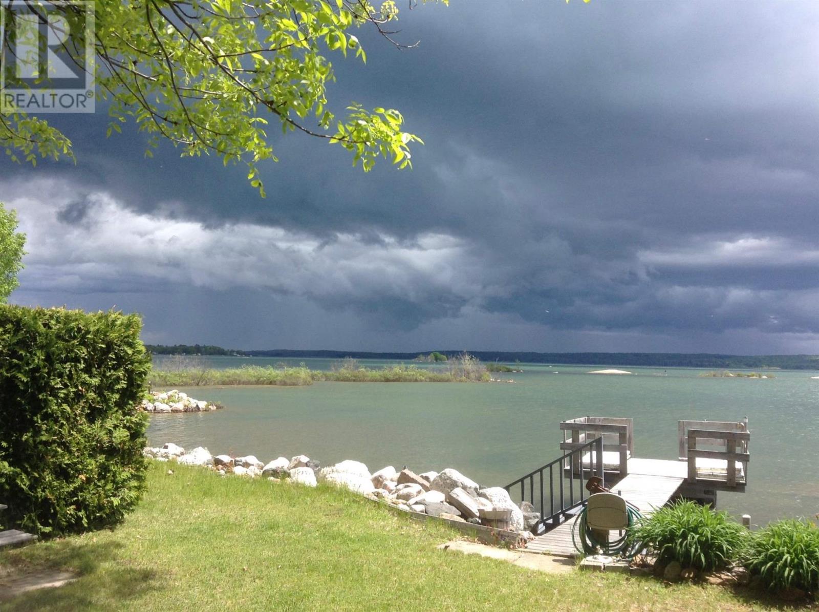 647B Lakeshore DR - 25