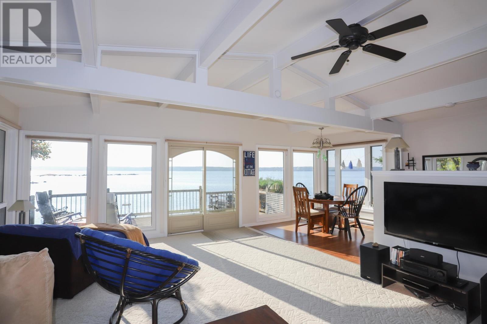 647B Lakeshore DR - 7