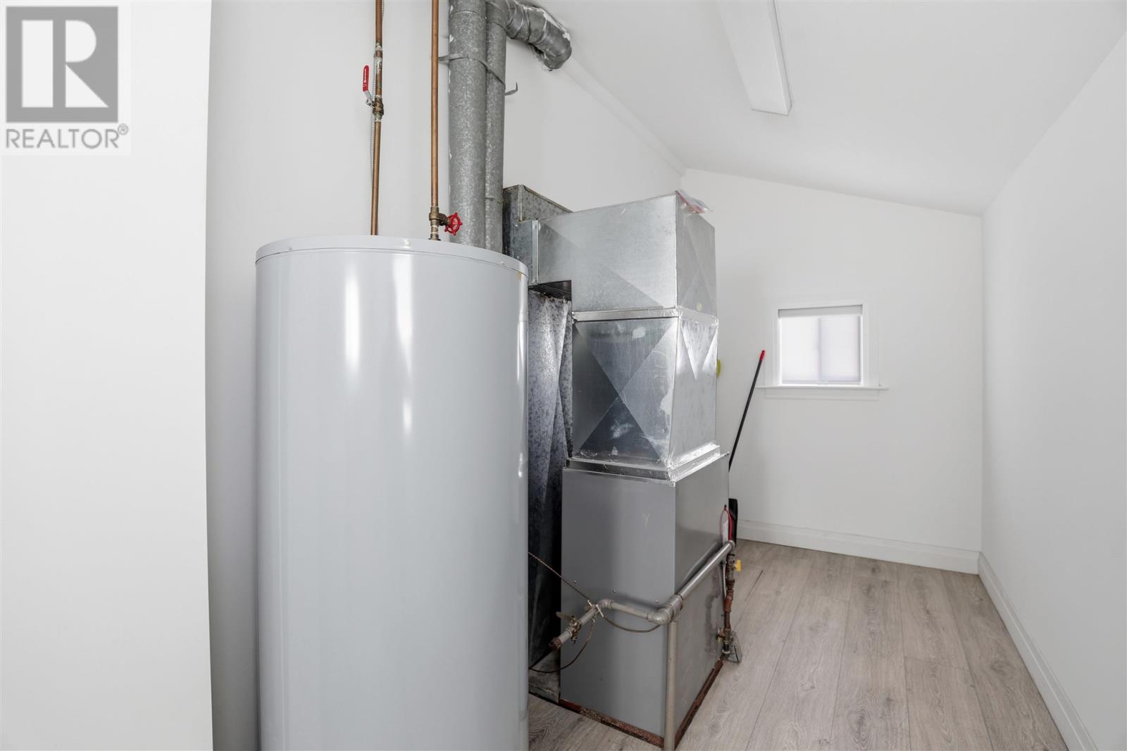 148 Turner AVE - 18