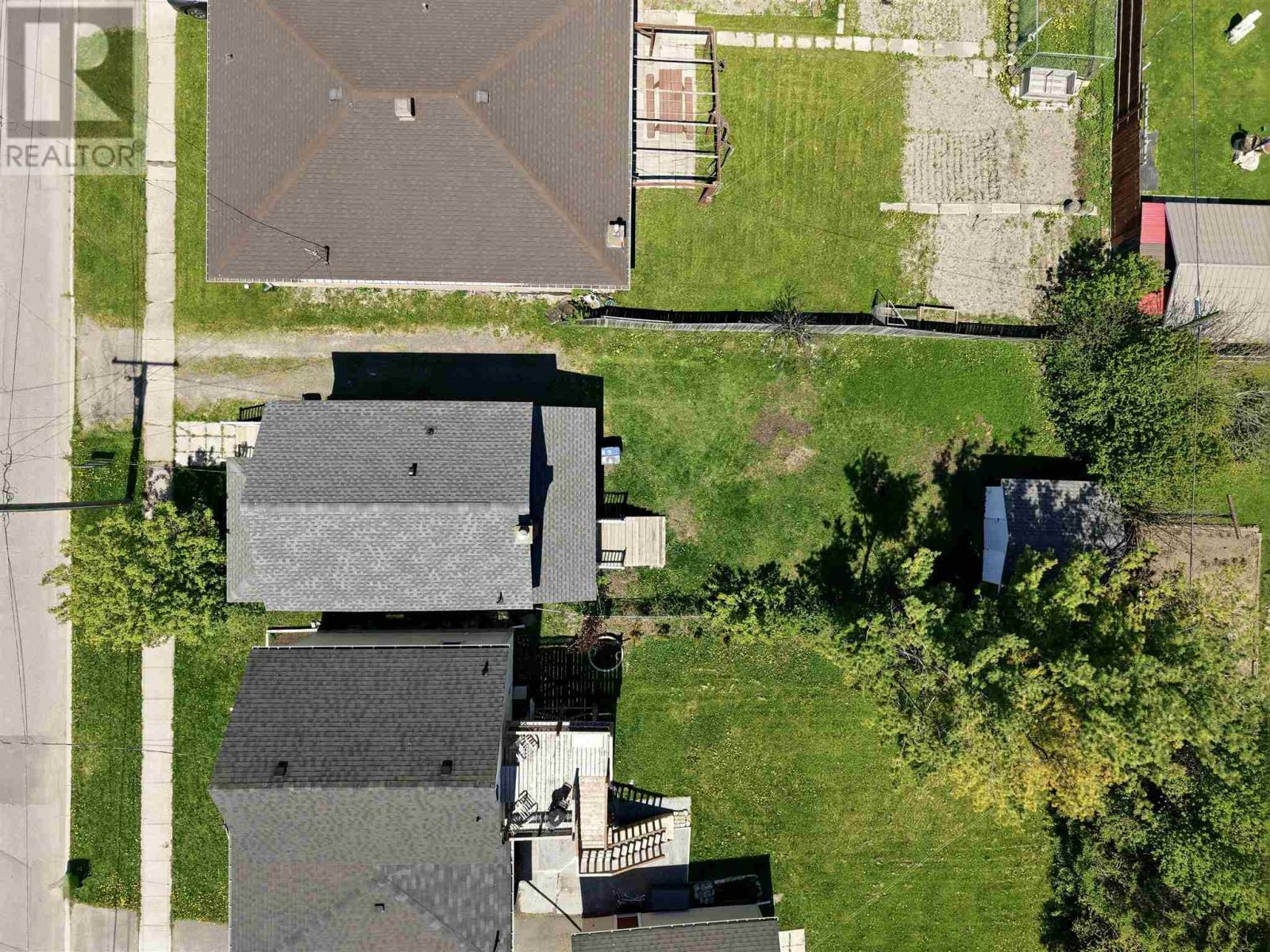 148 Turner AVE - 33