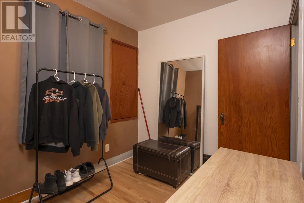 185 Empress Ave S - 11