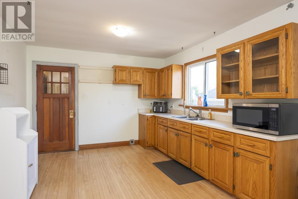 185 Empress Ave S - 5