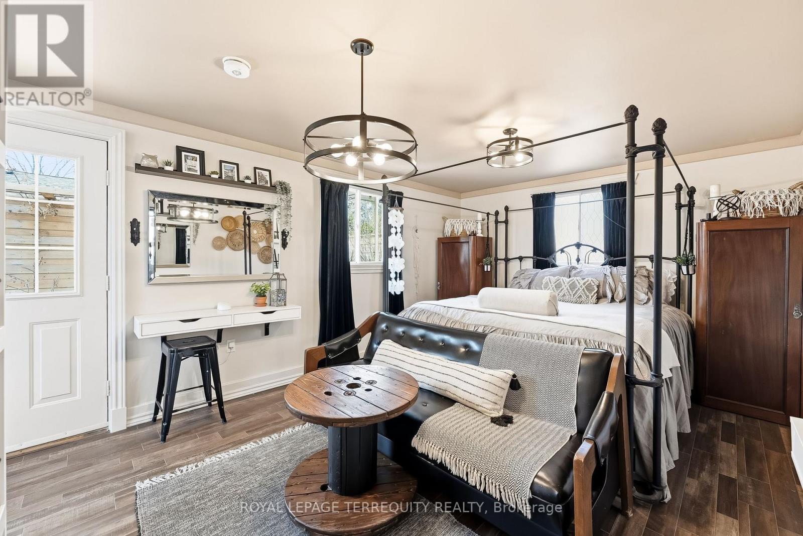 65 BOOTH STREET S - 35