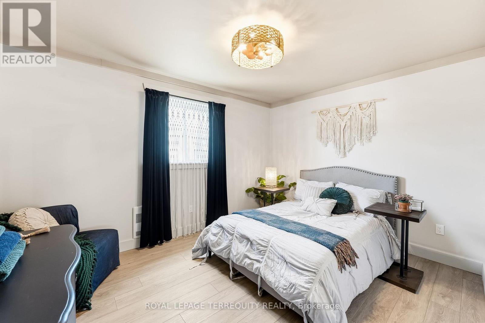 65 BOOTH STREET S - 17