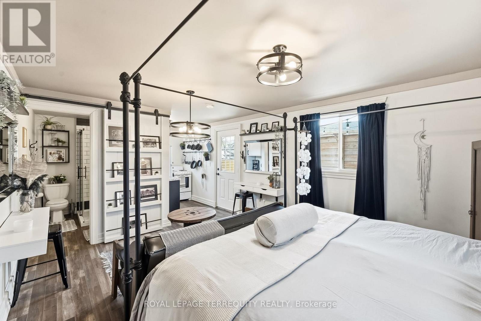 65 BOOTH STREET S - 37
