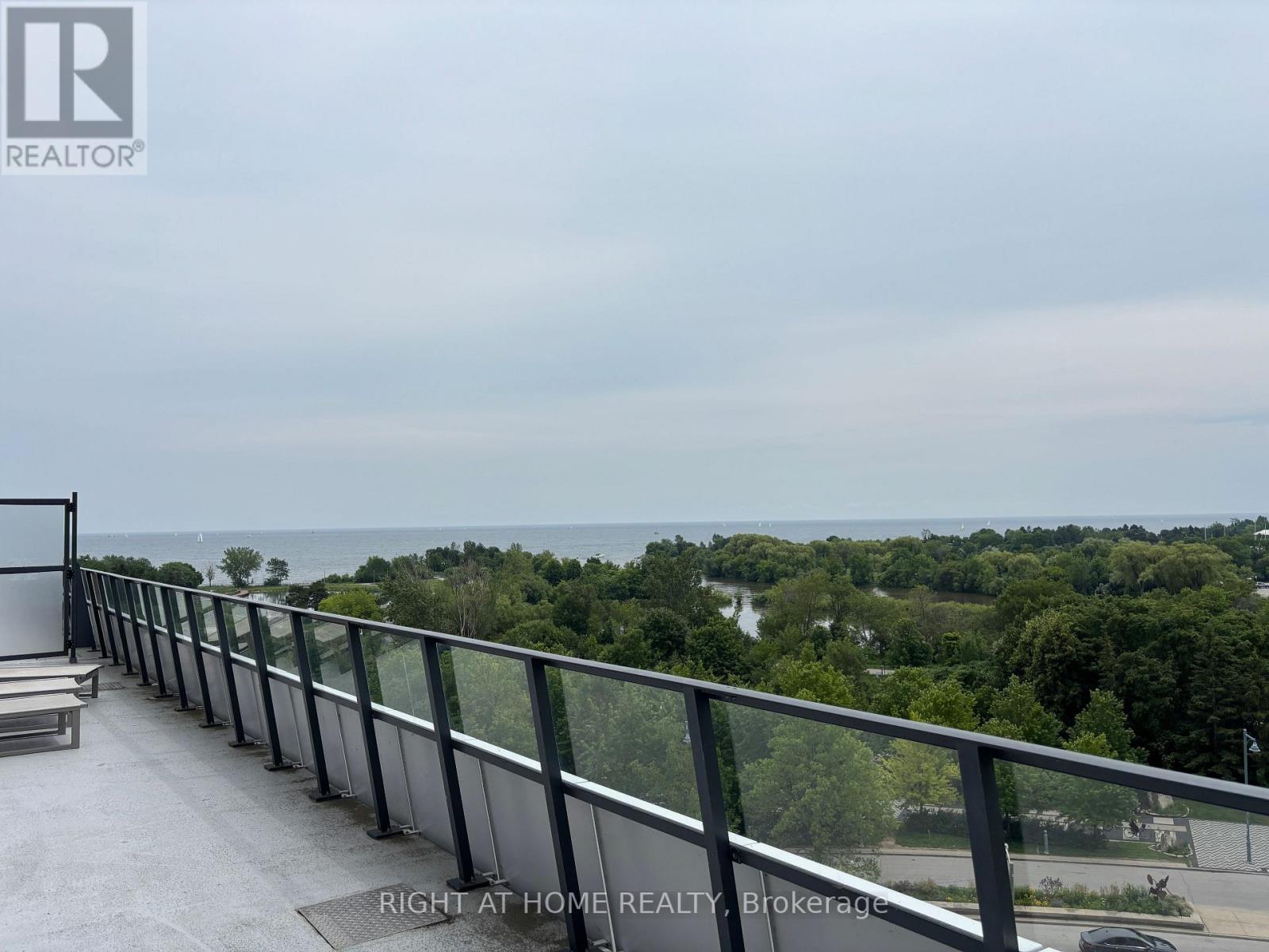 #523 30 SHORE BREEZE DRIVE - 24
