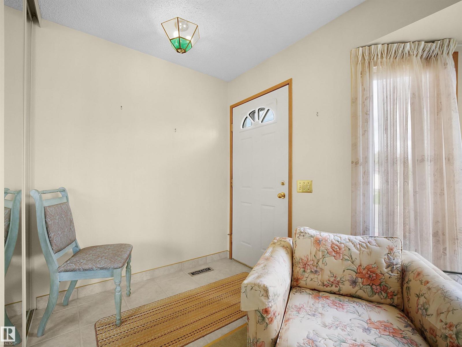 10711 24 AV NW - 2