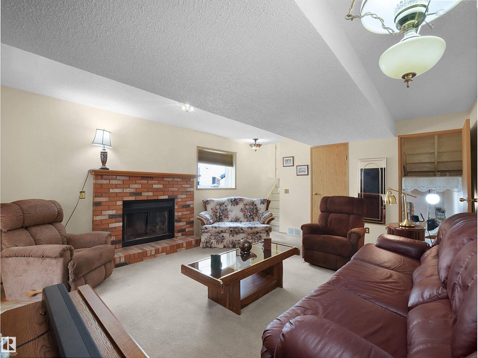 10711 24 AV NW - 24