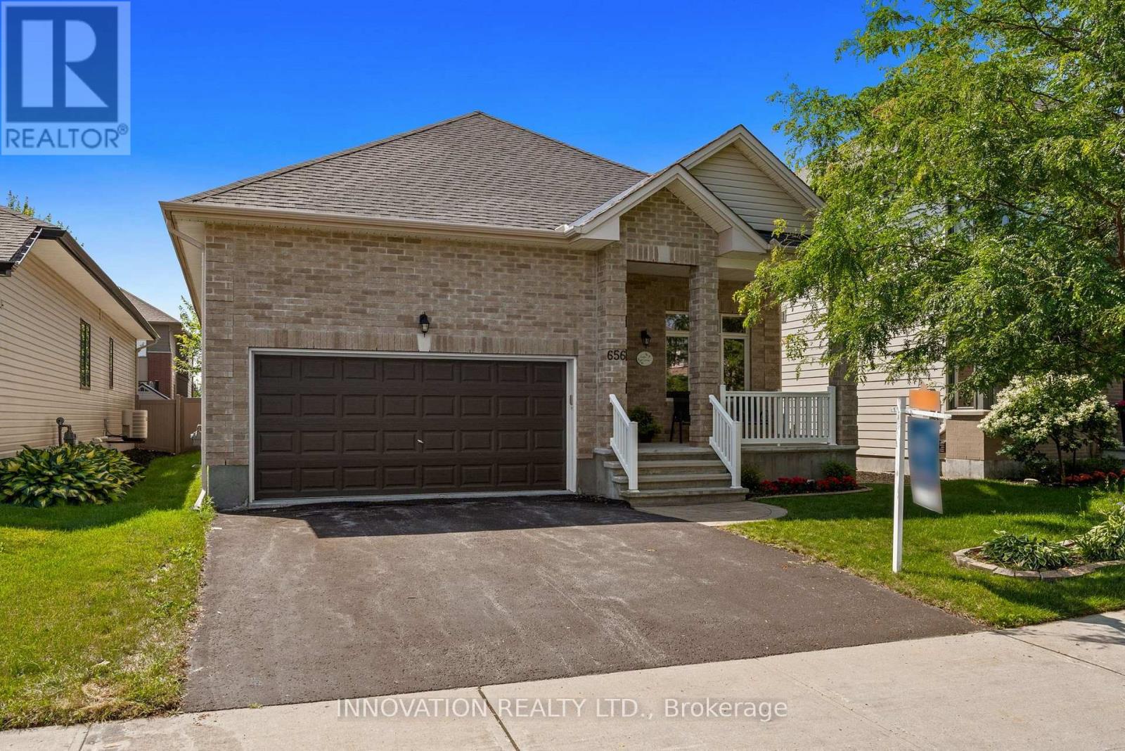 656 BRIDLEGLEN CRESCENT - 1