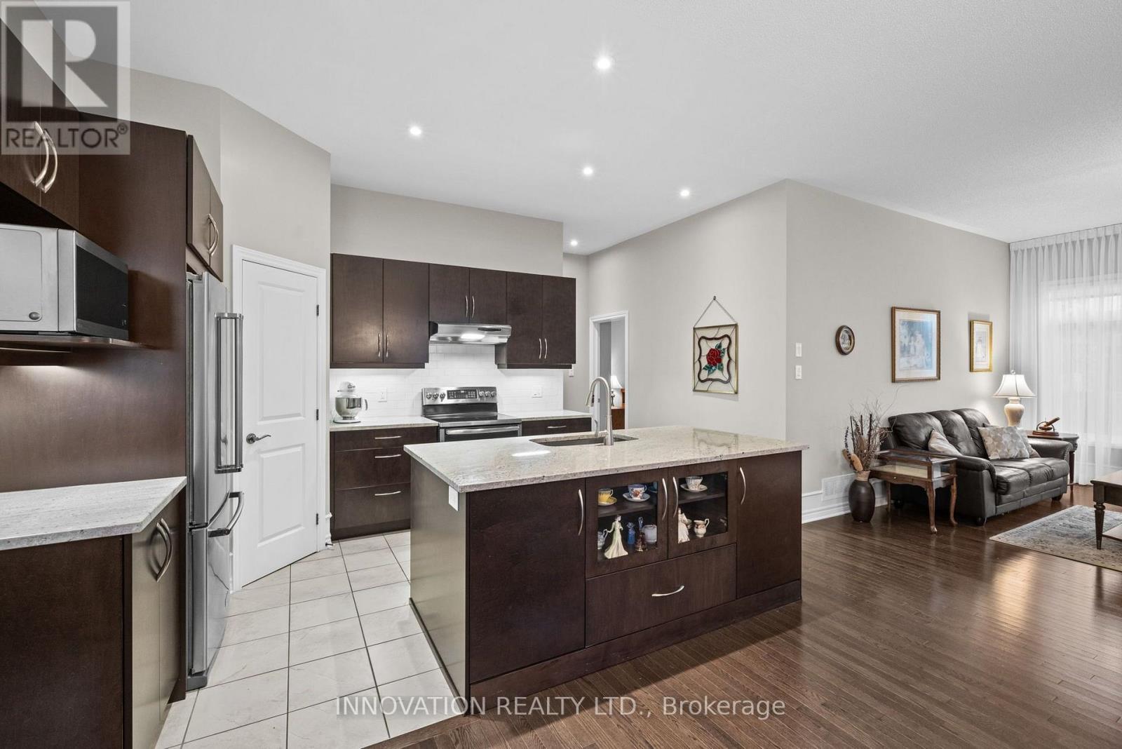 656 BRIDLEGLEN CRESCENT - 16