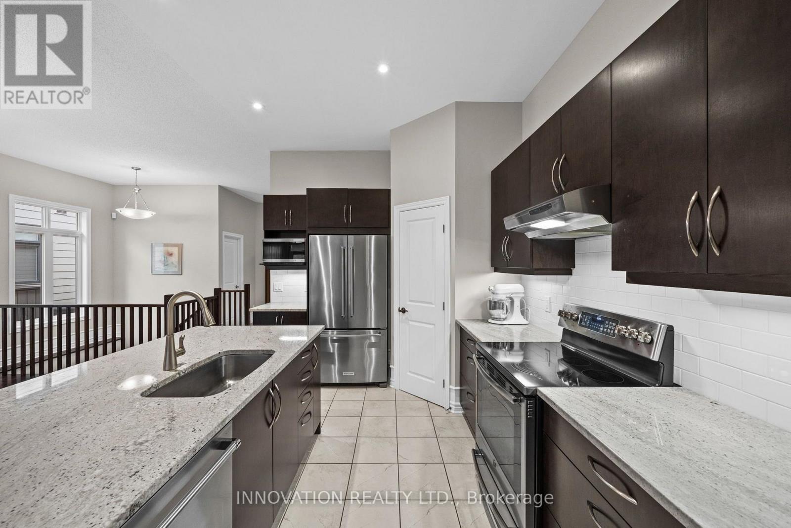 656 BRIDLEGLEN CRESCENT - 17