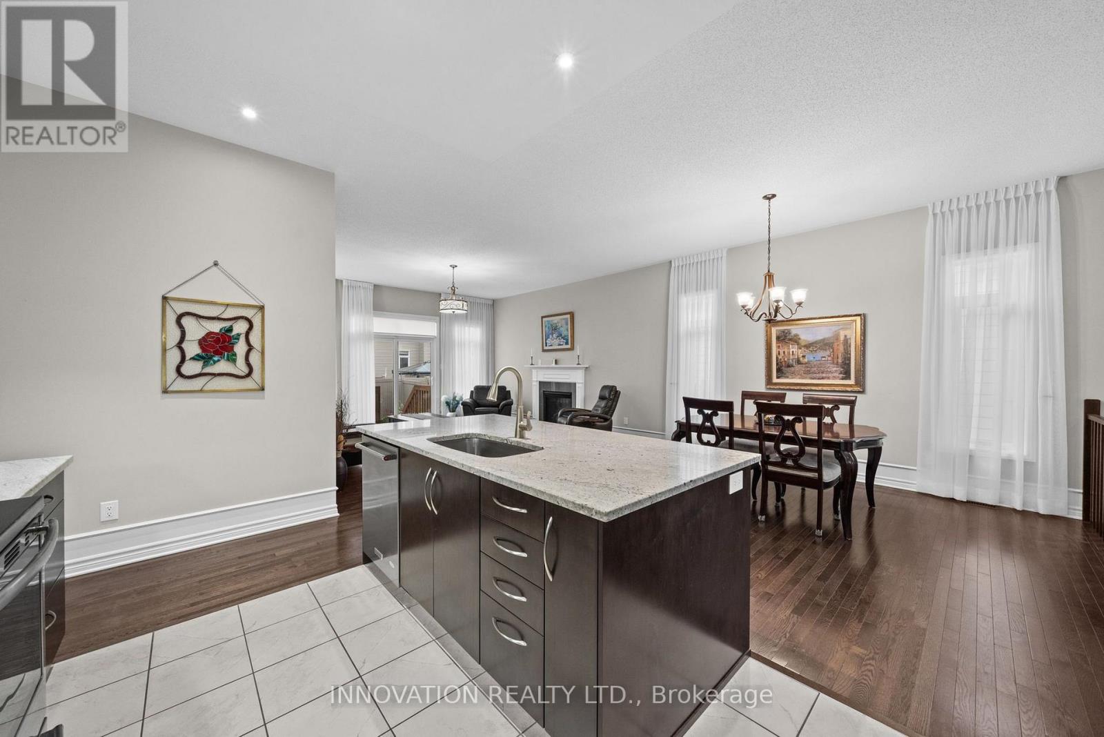 656 BRIDLEGLEN CRESCENT - 19