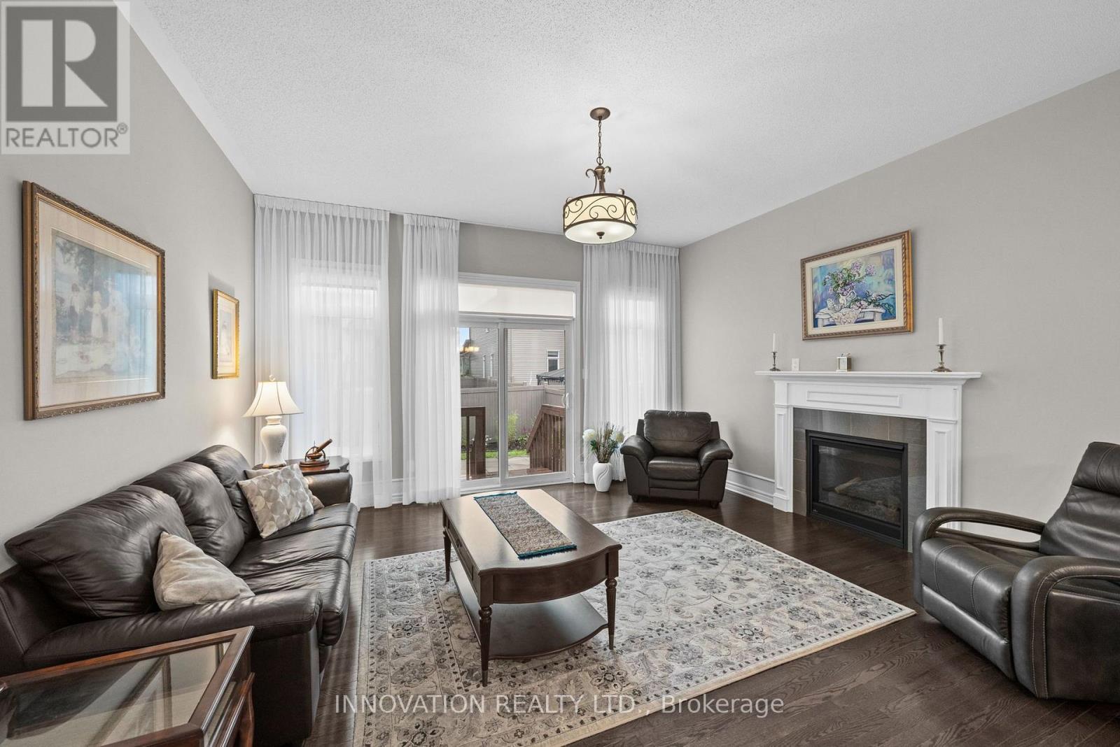 656 BRIDLEGLEN CRESCENT - 21