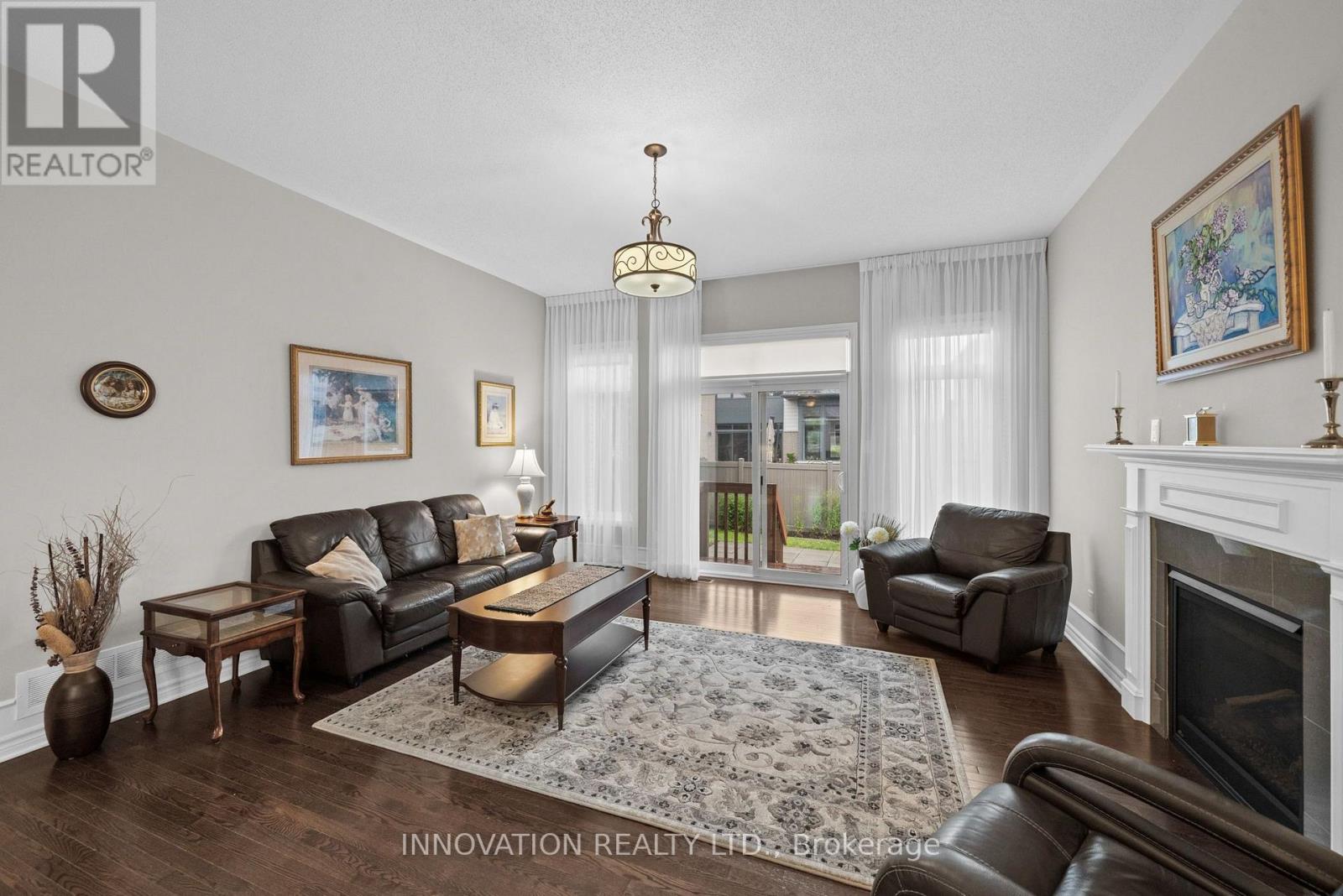 656 BRIDLEGLEN CRESCENT - 22