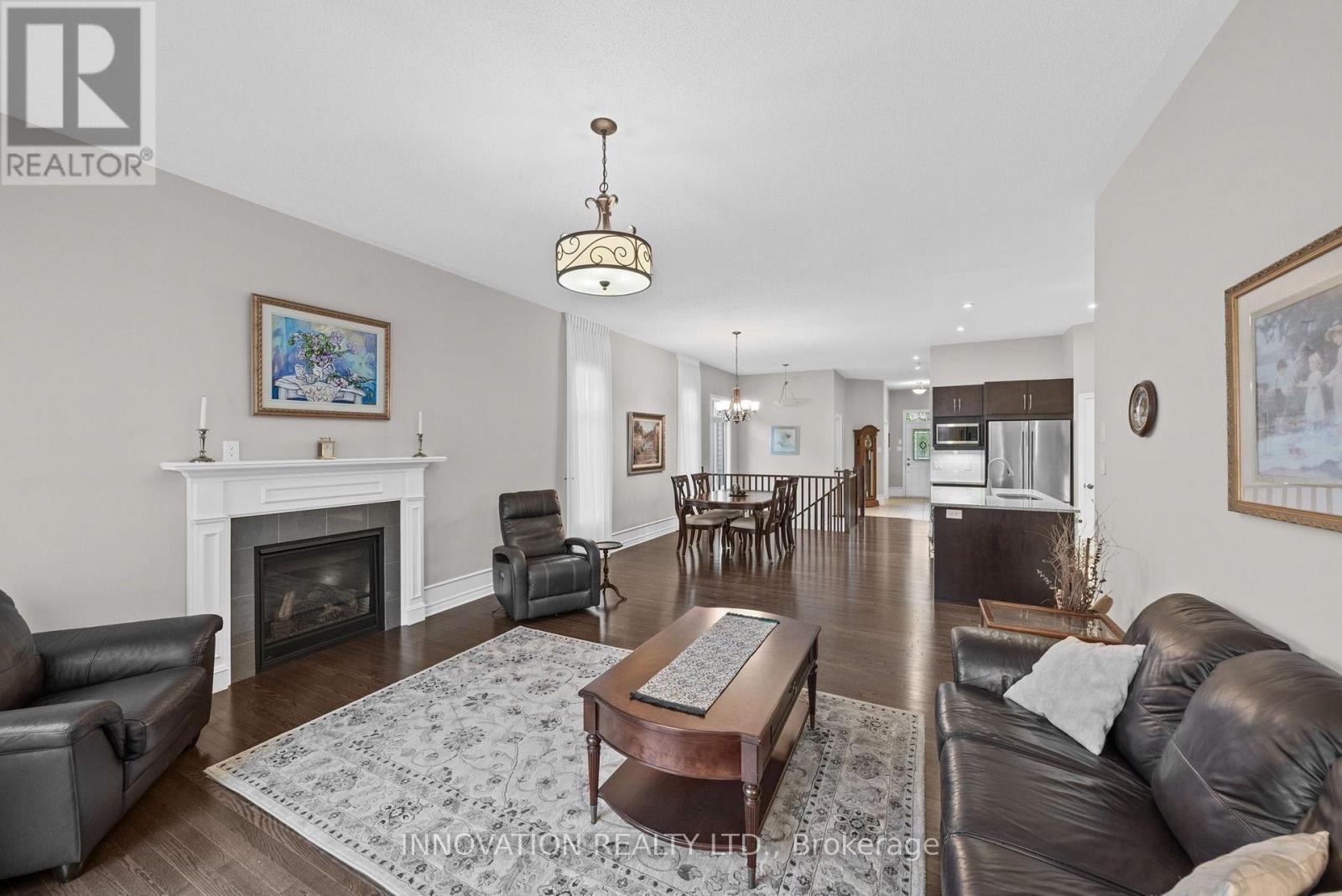 656 BRIDLEGLEN CRESCENT - 23