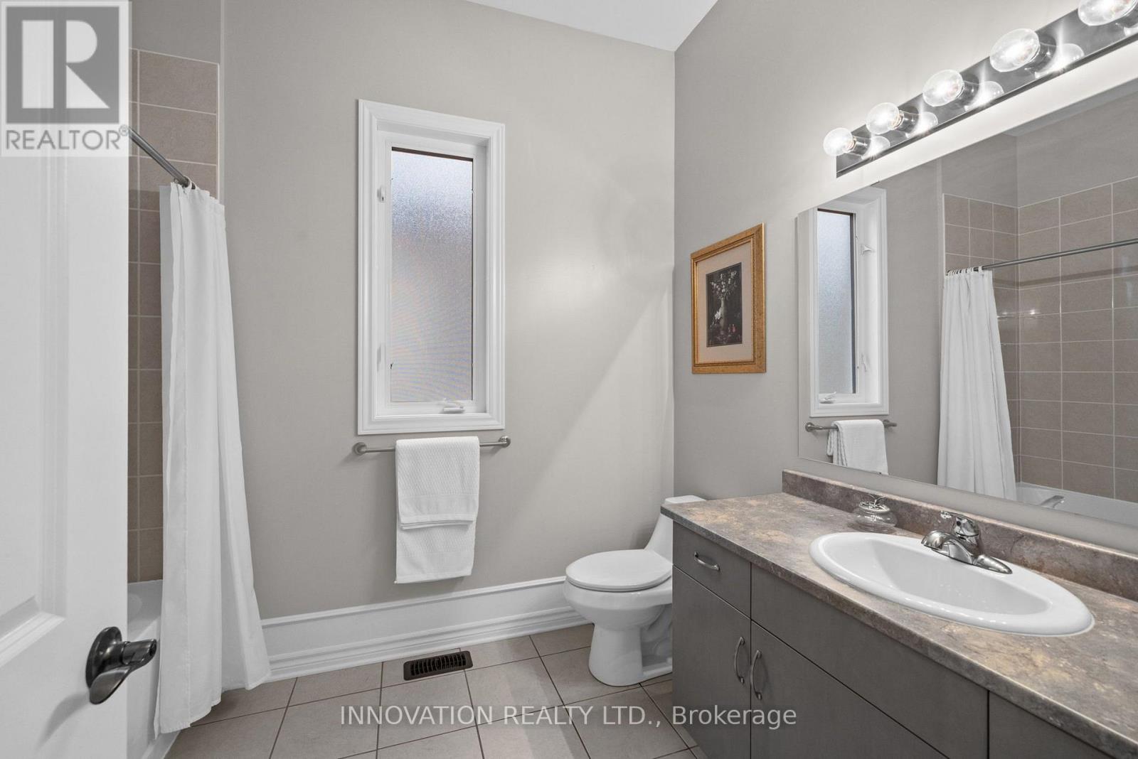 656 BRIDLEGLEN CRESCENT - 32
