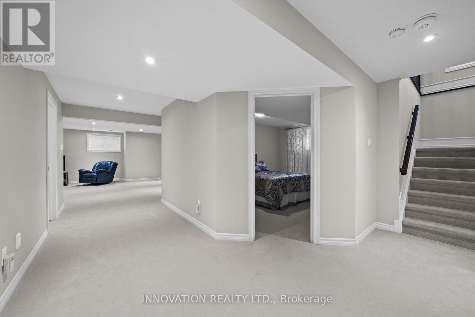 656 BRIDLEGLEN CRESCENT - 35