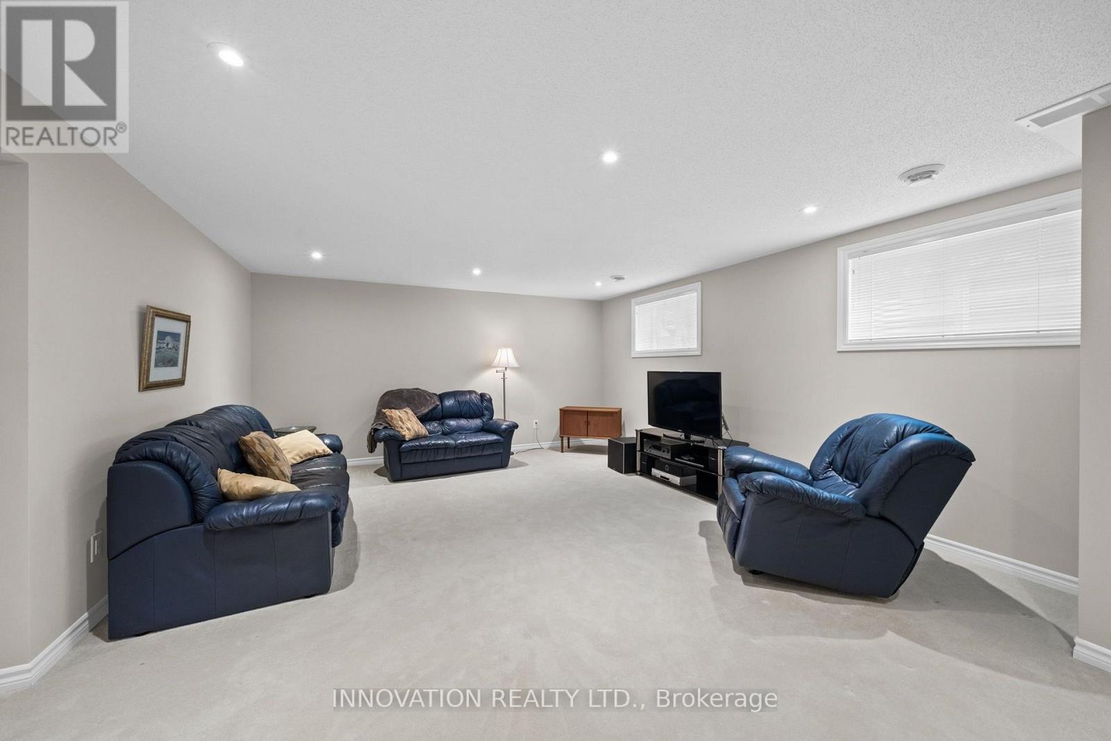 656 BRIDLEGLEN CRESCENT - 38
