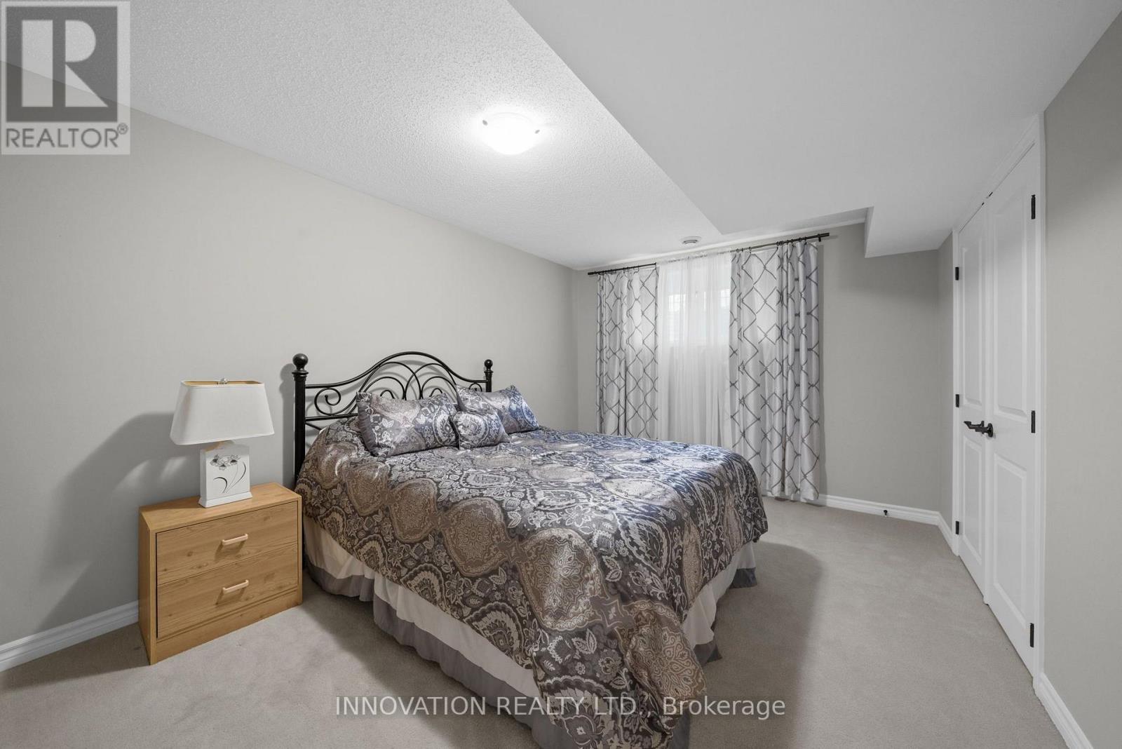 656 BRIDLEGLEN CRESCENT - 40