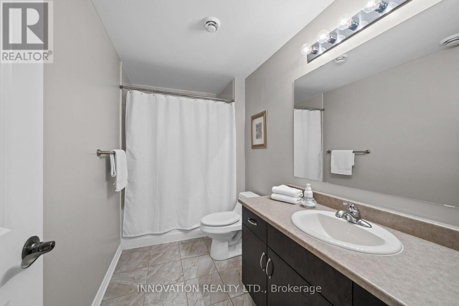 656 BRIDLEGLEN CRESCENT - 43