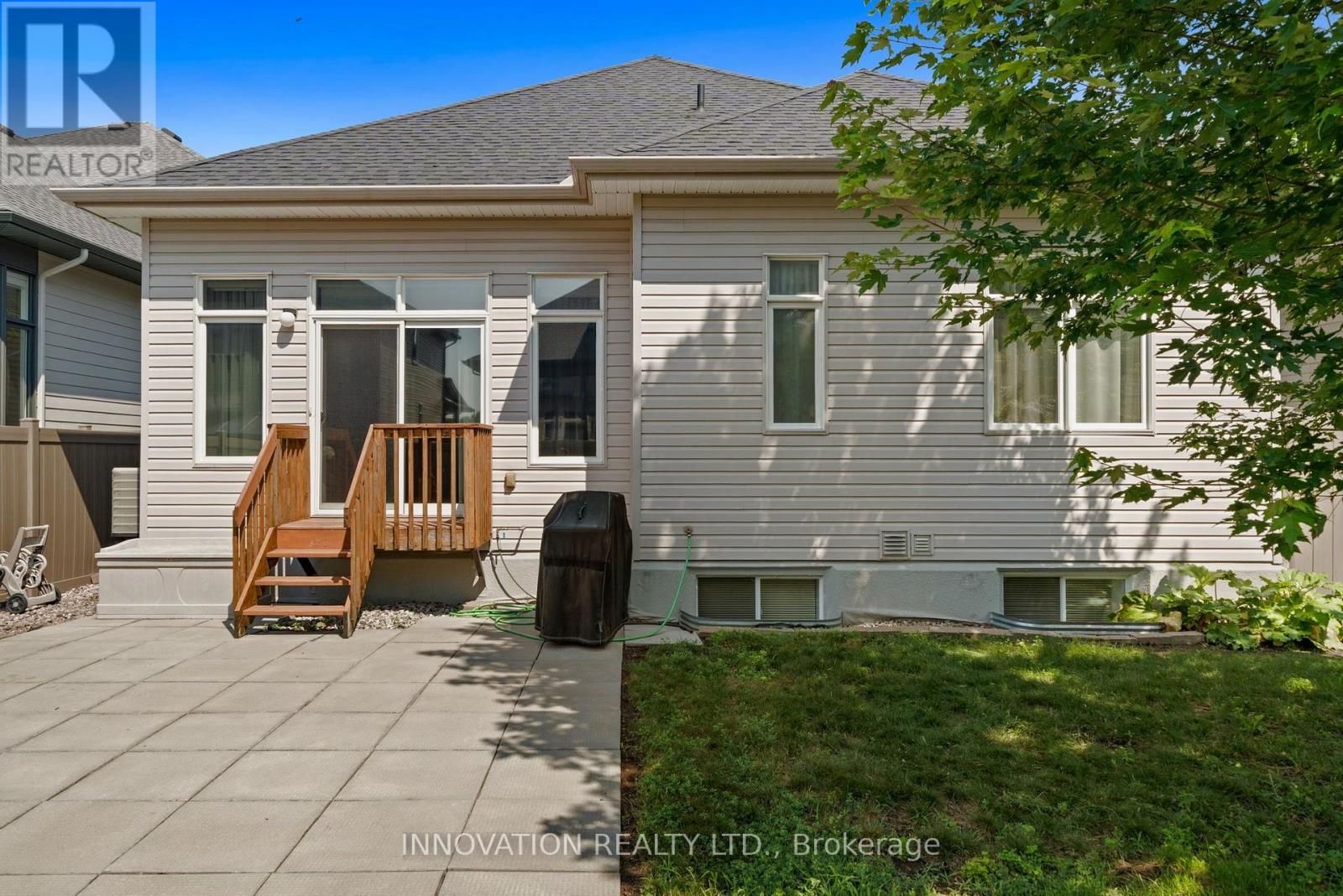 656 BRIDLEGLEN CRESCENT - 45